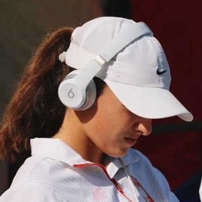 sz_iga_'s profile picture. (she/her) • 🦊