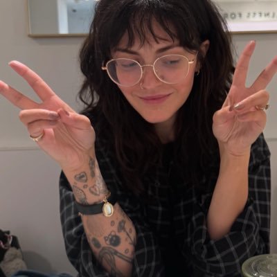 indigogurt's profile picture. i’m back ….for now