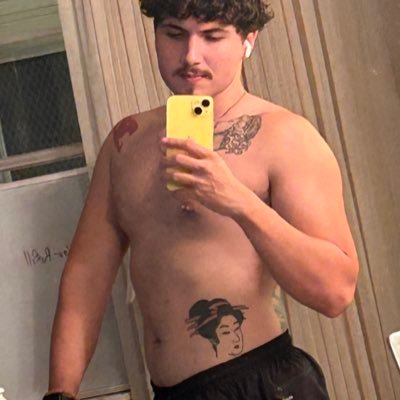 Quimbaraqumbara's profile picture. para hacer bien el amor hay que venir al sur