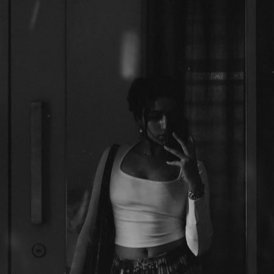 nandnaaa's profile picture. fake nonchalance