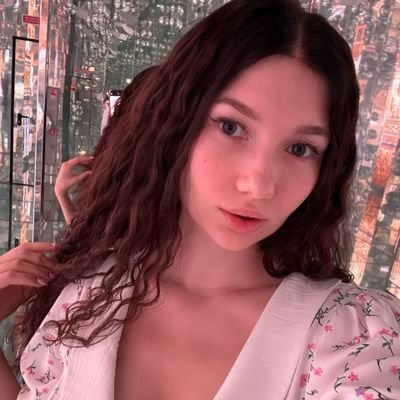 englandard30164's profile picture. Heart full of love, playlist full of vibes 🎶💞