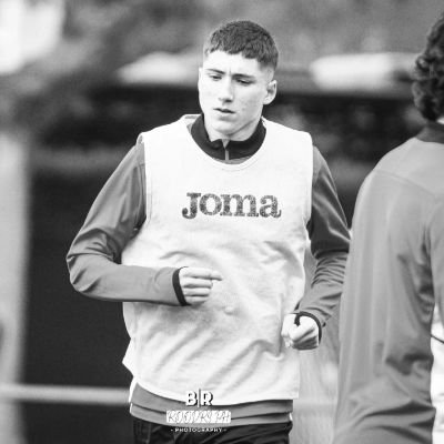 joanmadariagaa_'s profile picture. Jugador del @SDLEIOAoficial⚽️