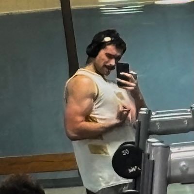 nobodyhatesjale's profile picture. 