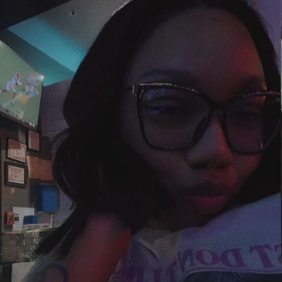 dearrdiarryy_'s profile picture. … cute lil aura .. idkk i’m just a vibe ✨