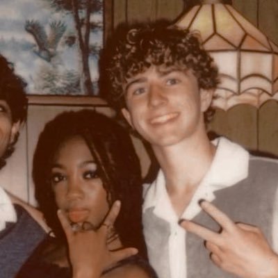 girlmeetsdelena's profile picture. can't shutup about fictional ships ❤️‍🩹