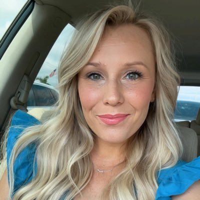 luna8_claudiaa's profile picture. 