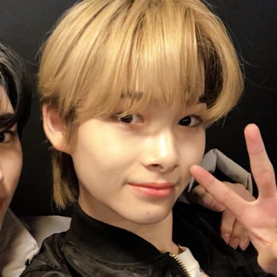 gothtittz's profile picture. 20 🐰 @xieliqan ʚ₍･ ө ･ ⑅₎ɞ