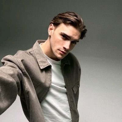 Clemzeewealth's profile picture. 