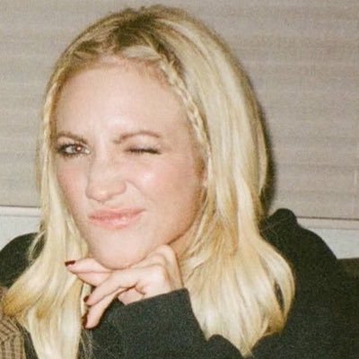 upperuplandz's profile picture. love can tell a million stories 🦪🙆‍♀️🌈🫧🩷🪡🎭 previously @ 90sNic