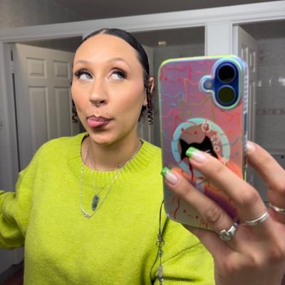 queenbryar's profile picture. 26 • bay area • she/her • hotties only