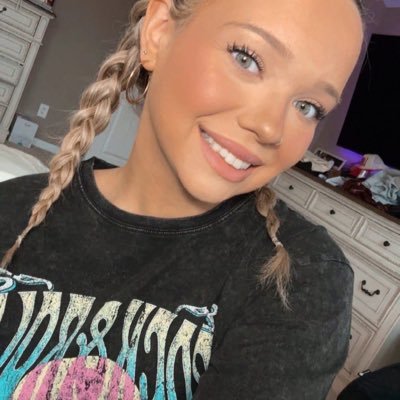 161904Izzie's profile picture. My Zangi: 4179963024