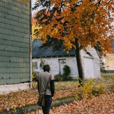 lilskele's profile picture. tired eyes