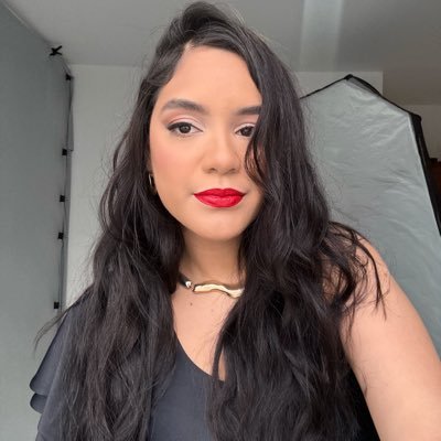 anecalorine_'s profile picture. se cobra criar asa, correndo sou mais veloz