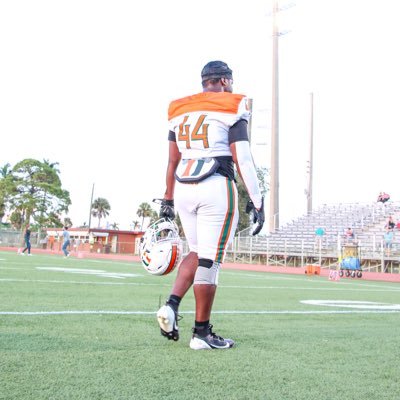 J3RACKZZZ's profile picture. Student athlete C/O 2026 DT/TE/FB |height 5’10| |weight 225|3.1gpa 📚Dunbar high 🧡💚🐅 https://t.co/McLcBHXgsC