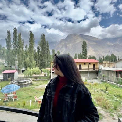 Feh_Daily's profile picture. Creating my own sunshine🫶🏻