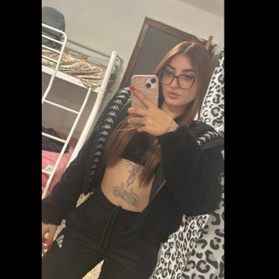 karlaaarevalo's profile picture. Tu no respetas y yo tampoco el odio es recíproco q ni pa ostiarte te toco🛐 (si me conoces no me mandes solicitud xq no te aceptare aqui escribo mis movidas xd)