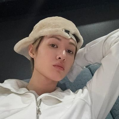 cortiseyes's profile picture. what you want?! sb to unfollow dpmo