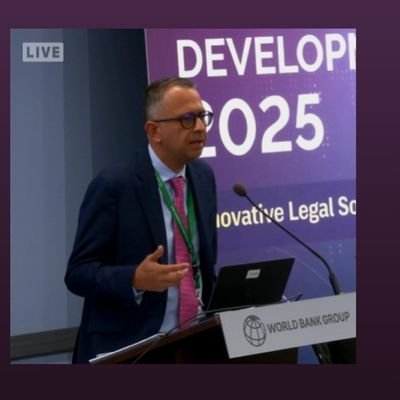 f2001co's profile picture. PhD en Derecho.OPINIONES PERSONALES.