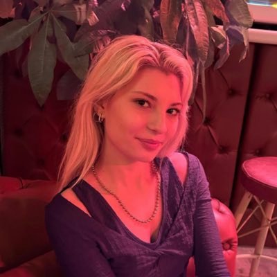 astro_hira's profile picture. ✦ Astrologer | I read the stars differently real talk, clean vibes & cosmic logic ♒︎