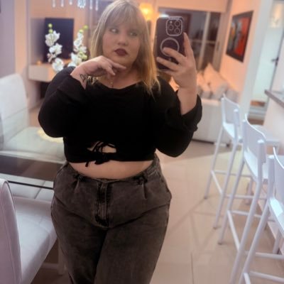 Flopy_Bentancor's profile picture. music is my life ✨ Tomando una birra con Pato Sardelli mientras escuchamos a Harry Styles.