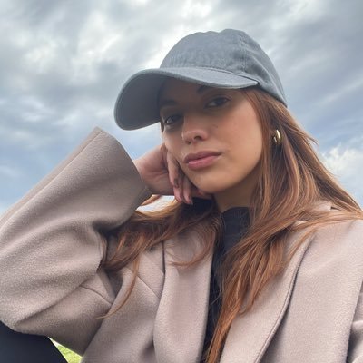 DooriiCordoba's profile picture. Amante de las charlas con mi mama, los sábados con amigas, leer un buen libro y tomar mates amargos🌻🐶❤. •BOCA JRS•LIONEL MESSI• snap:doricordoba1👻