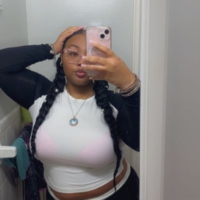 amazedbydej's profile picture. you are so good stinka butt🫶🏽