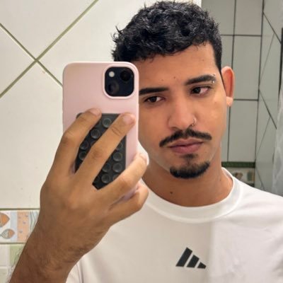 oisouwes's profile picture. ex-festeiro, mimado e estudante de medicina veterinária. @Flamengo