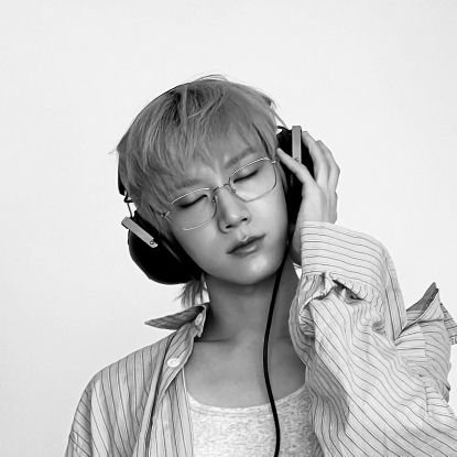 lovetenlee_1001's profile picture. 📁  #เตนล์ #TEN #텐 #李永钦 #TENLEE #テン.                                       (cr. on pic) 💜