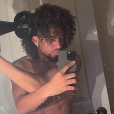 jvhded's profile picture. life’s full of phases