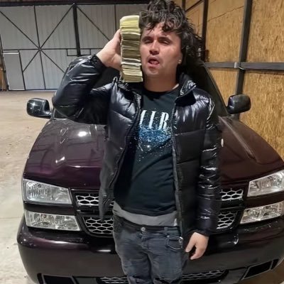 LapoKonig's profile picture. hard to kill