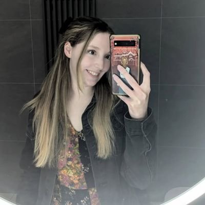 RJ_Humphries's profile picture. NI. Christian. Bookworm. Sports fan. All-round nerd. OU BA (Hons) English Lit and CW graduate 🎓📖 
Pharmacy Assistant | Writer | Belfast Giants STH