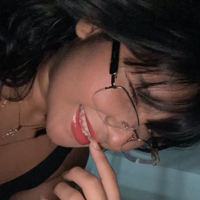 tr4bisz's profile picture. mpb, banho de rio e praia | ⚧️