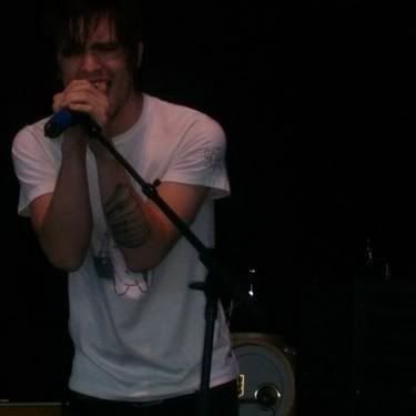 navisnotonfire's profile picture. dogdyke fanboygirl obsessed with petekey and phan and girl!decaydance and death grips
brendon haters dni