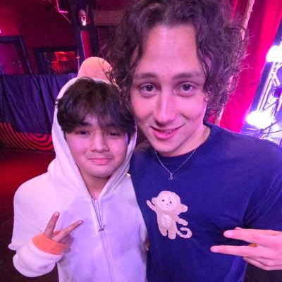 youlose_i's profile picture. axel | spin me in circles 'til i understand | garlixcx | eighteen or five who really knows | they/he |