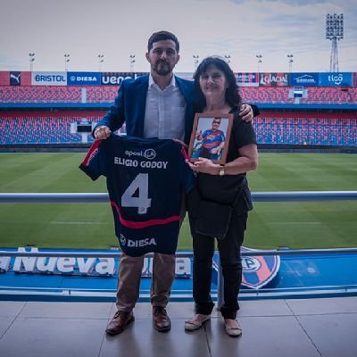 Osgodira's profile picture. Abogado y Escribano. Cerrista hasta la Muerte Socio N° 53203. Baterista, Numismático, Corredor y Ciclista aficionado. Stand up. Amo a mi Familia y a mi País..