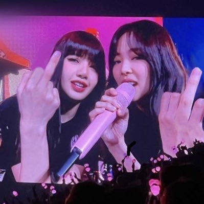 rainshadowly's profile picture. ท้องฟ้าสวยมานานแล้ว