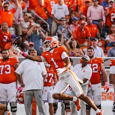 leo_graham10964's profile picture. Clemson news, HUGE Clemson fan, HUGE Packers fan, HUGE Bills fan, Love trading cards. #BeatFurman #ALLIN