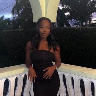 iamDanieRenee's profile picture. 