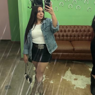 valxnzuxla's profile picture. 12.13