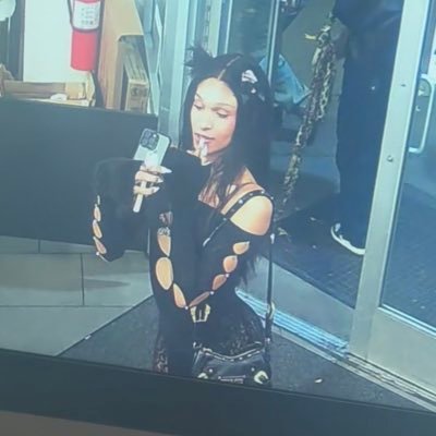 badgalgata's profile picture. 23 ♊️🏳️‍⚧️🇵🇷