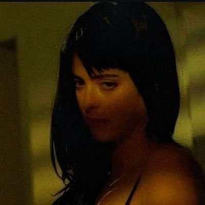 made_in_90's profile picture. 