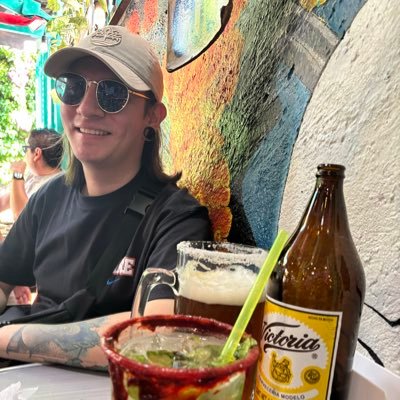 JavierYaez54146's profile picture. 