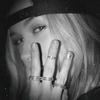 Uniquecornio's profile picture. Don't mess around with facts.