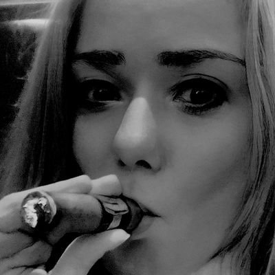 Lucie09604490's profile picture. „Kdo není ve dvaceti levičák, nemá srdce.
Kdo je levičák ve čtyřiceti, nemá rozum.“