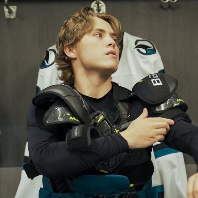 Kayla82500's profile picture. Hockey fan 🏒 // Book lover 📚 // #thefutureisteal #NJDevils