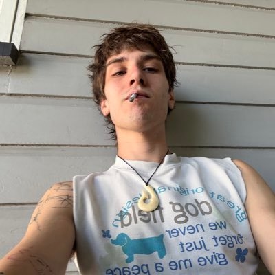 serialenjoyer's profile picture. oozing Luxury 😍