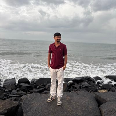 _nmahida_'s profile picture. Software Engineer at Docusign || Full-time JavaScript Developer || React || Can code without AI 🧑‍💻