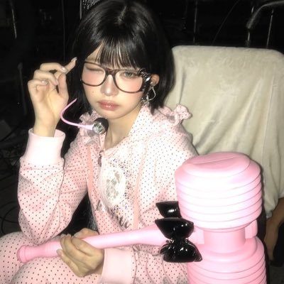 aveeki_'s profile picture. 