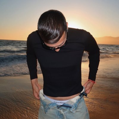 ryanbaimor's profile picture. 