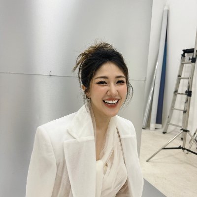 Chloehub11's profile picture. 💹Empowering traders to learn, trade & earn daily with smart market insights !!